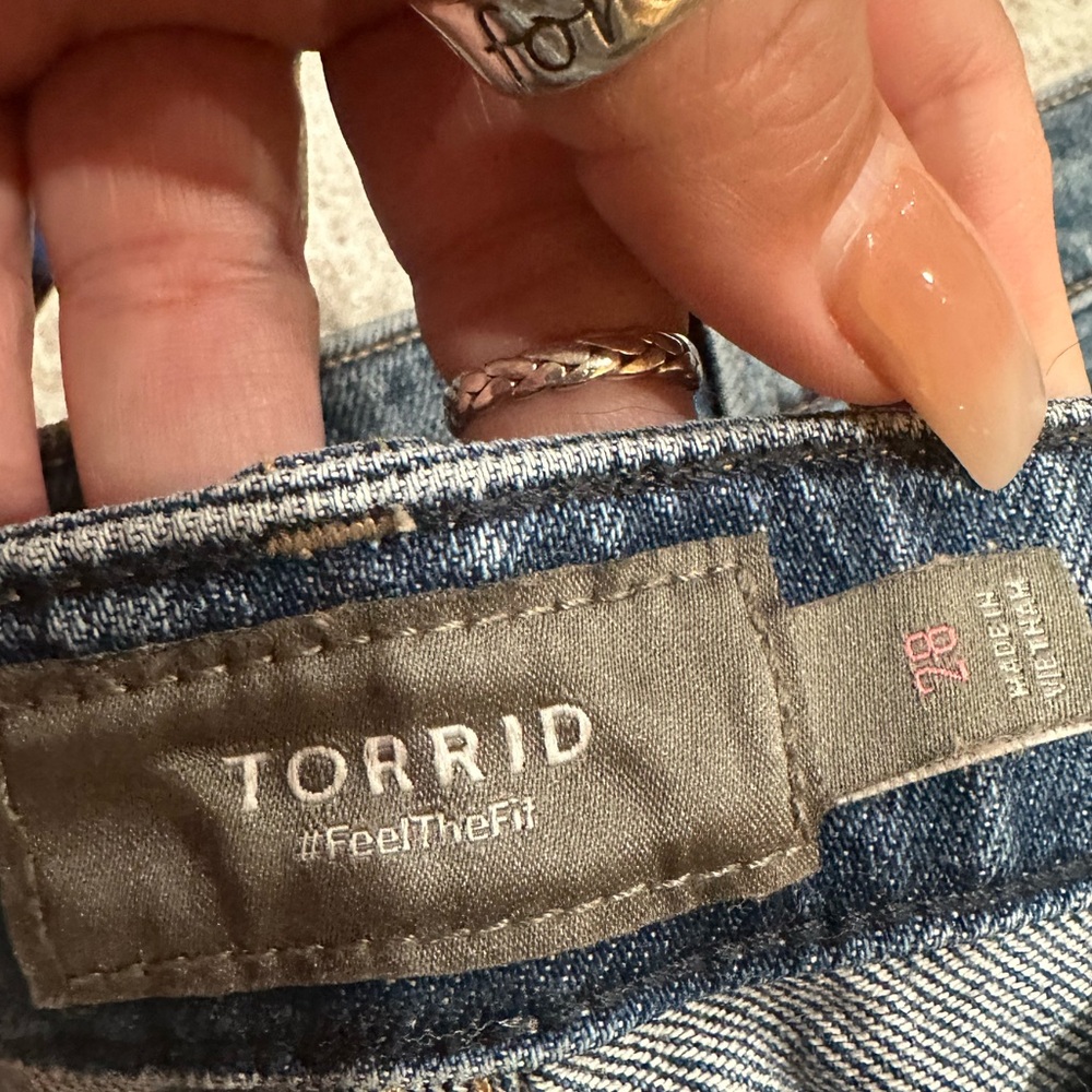 Torrid plus size capris - Picture 2 of 4